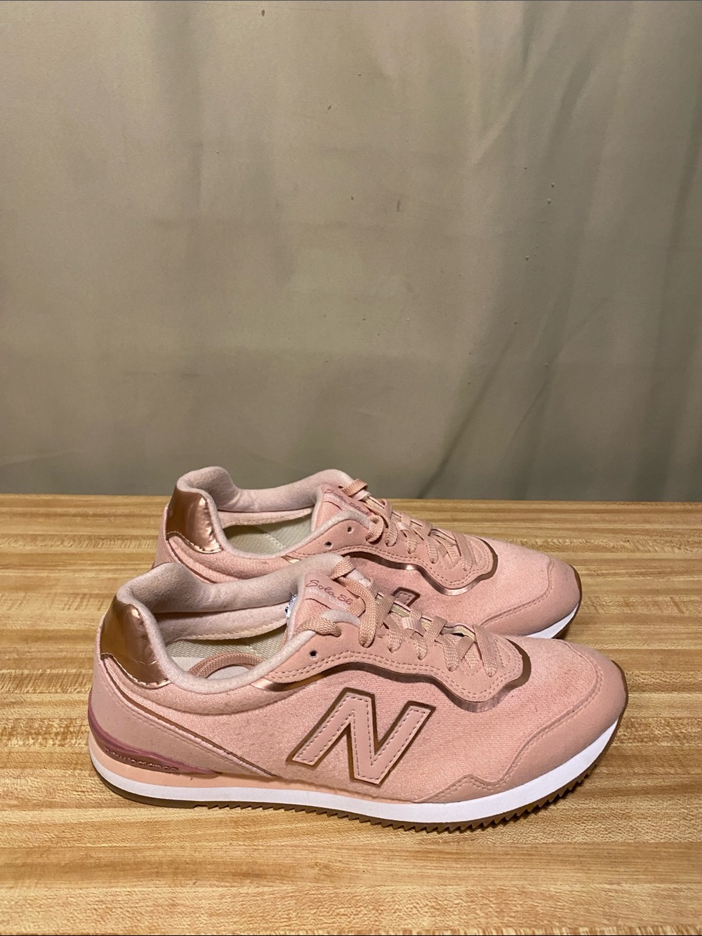 New Balance Solo Sleek Rose Gold Metallic  Pink Women’s Shoes 8